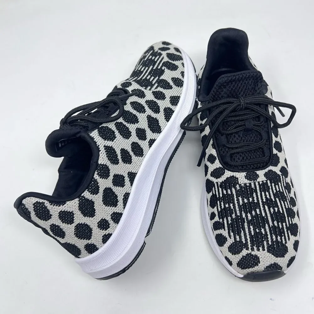 Athletic Works Women's Soft Running Athletic Sneaker 6.5 Black White